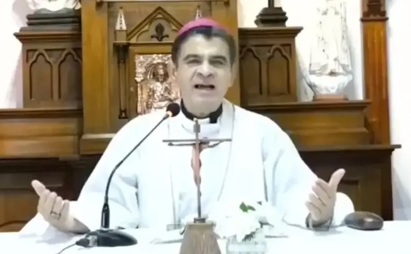Governo da Nicarágua prende bispo católico
