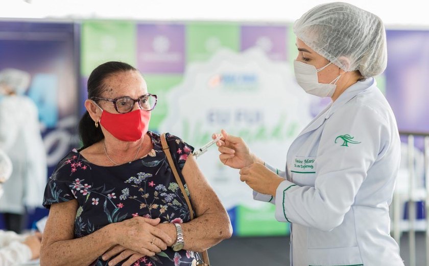 Prefeito JHC anuncia ampliação de vacinação para idosos a partir de segunda