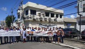 Candidatos aprovados cobram convocação do Estado