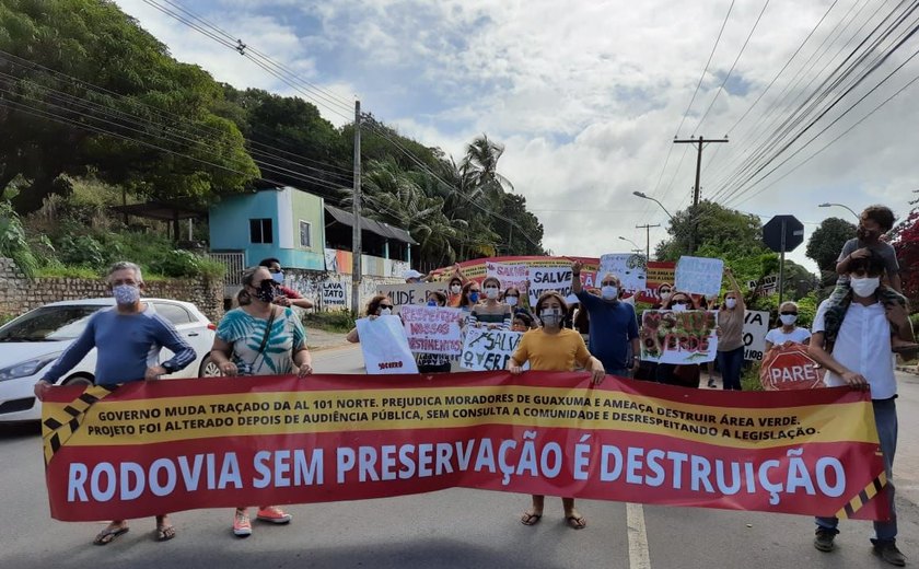 Moradores protestam contra degradação de área verde no bairro de Guaxuma