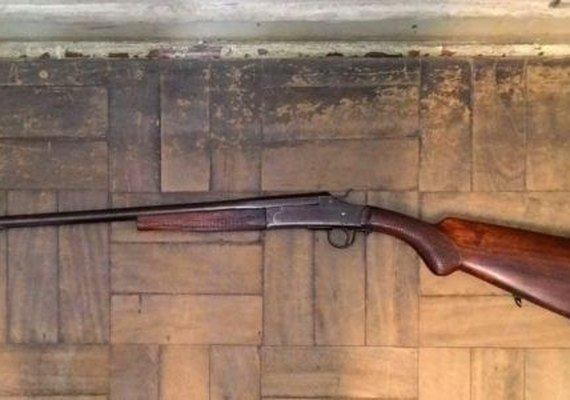 Polícia Militar apreende espingarda no município de Penedo