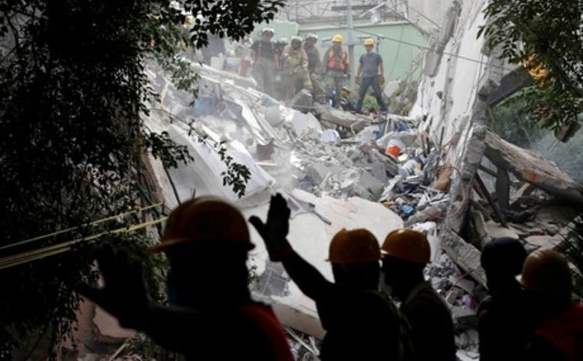 Número de mortos por terremoto no México sobe para 251