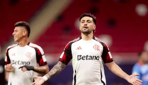 Com brilho de Arrascaeta, Flamengo vence Cruz Azul e avança à semi da Copa Intercontinental