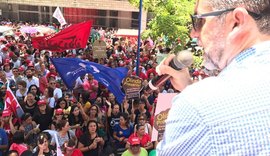 Em Pernambuco, professores decretam greve por tempo indeterminado