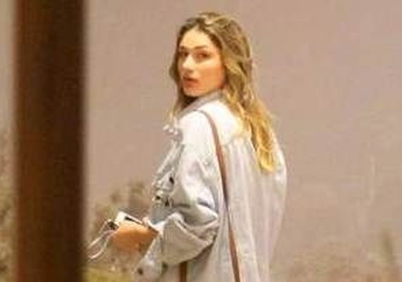 Sasha Meneghel chega ao Rio para dar adeus ao avô, que morreu neste domingo