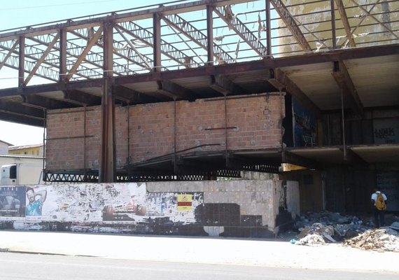 Imóveis públicos e privados em Maceió são alvos de notificação da prefeitura