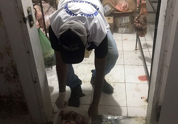 Vigilância Sanitária apreende 300 kg de alimentos impróprios para consumo