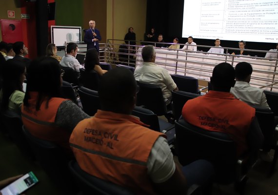 IMA realiza audiência pública do Caso Braskem sob protesto de moradores