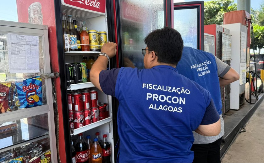 Procon/AL autua postos de combustíveis e apreende produtos vencidos na operação Consumo Seguro