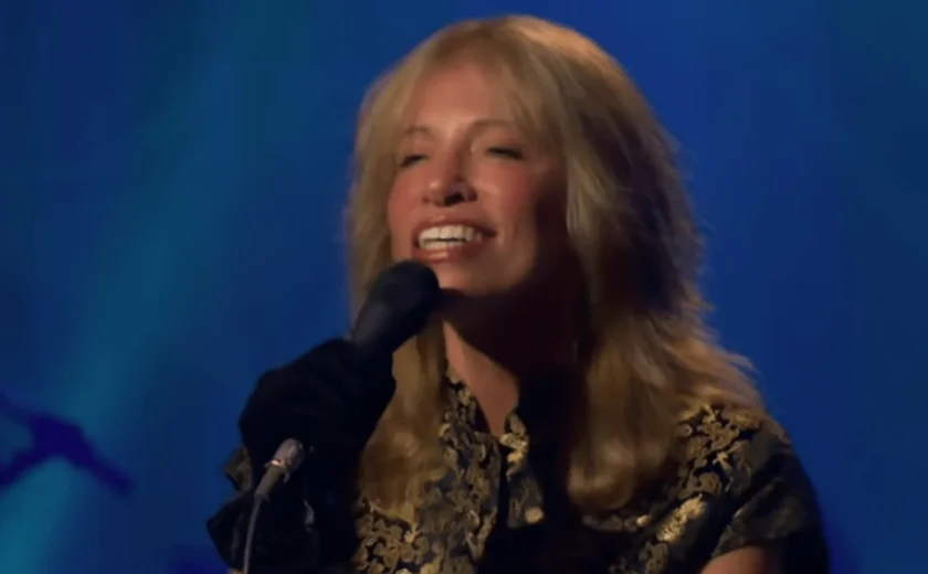 Carly Simon revela diagnóstico de câncer e Parkinson aos 83 anos