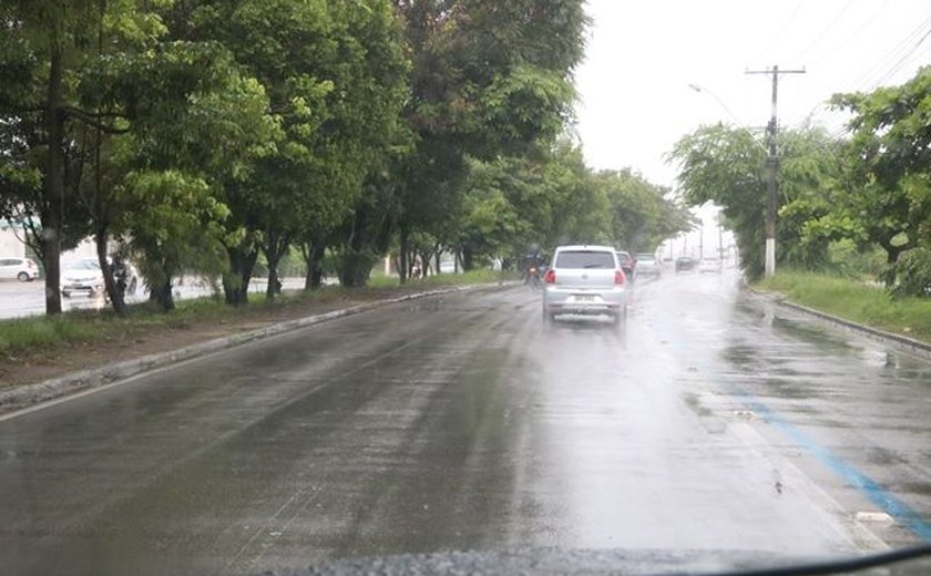 Alagoas segue com chuvas até fim de setembro, diz meteorologista