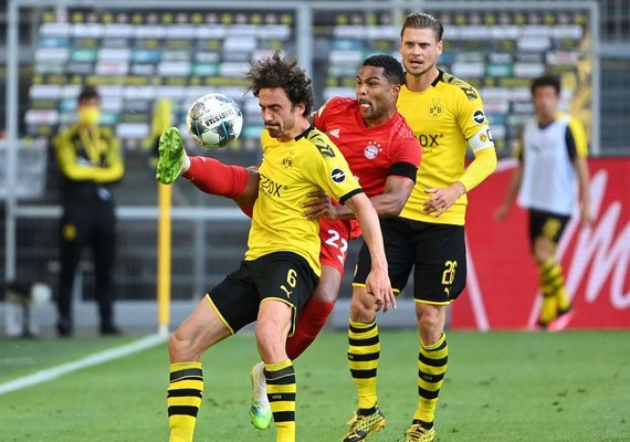 Bayern derrota Borussia Dortmund e dispara rumo ao octacampeonato alemão