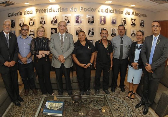 Presidência do Tribunal de Justiça de Alagoas premia vencedores da coleta seletiva
