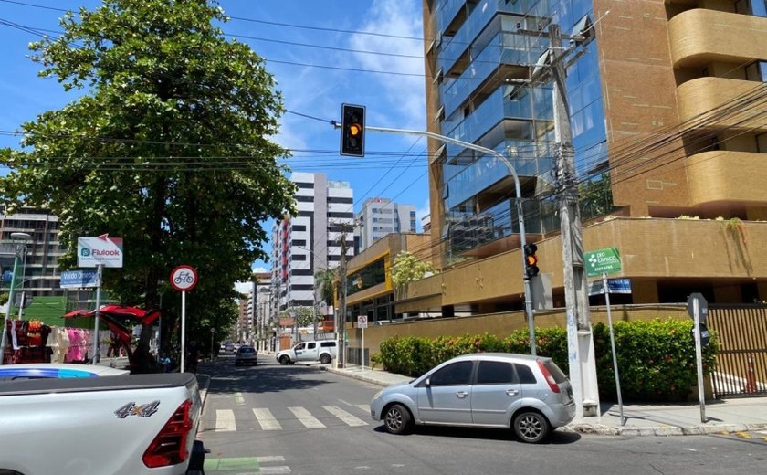 Novos semáforos em cruzamentos na parte baixa começam a funcionar no sábado (6)