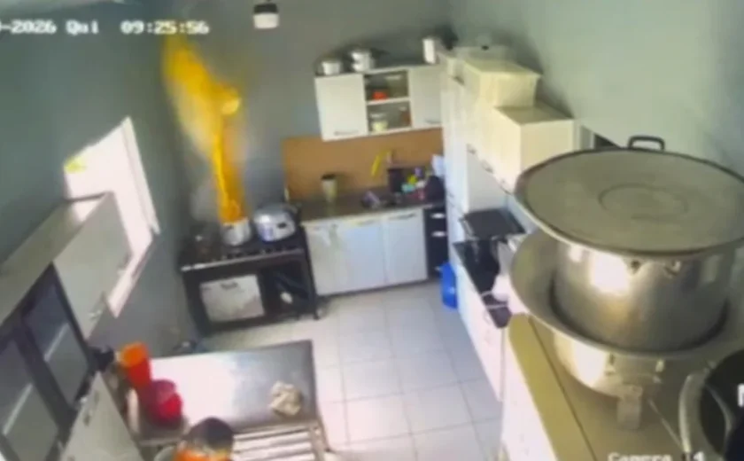 Explosão de panela de pressão assusta cozinheira em restaurante no Sertão de Alagoas