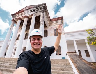 Renasce Judith avança e Prefeito Carlos prevê entrega da escola histórica para 2027