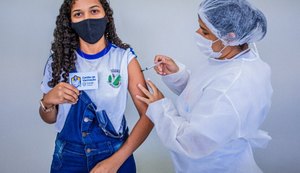 Arapiraca libera dose de reforço da vacina contra Covid-19 para adolescentes de 12 a 17 anos