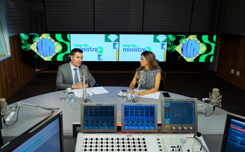 Jader Filho parabeniza Paulo Dantas pelos avanços do Minha Casa, Minha Vida no estado