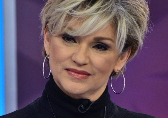 Andréa Nóbrega, ex de Carlos Alberto, diz que não beija ninguém há anos