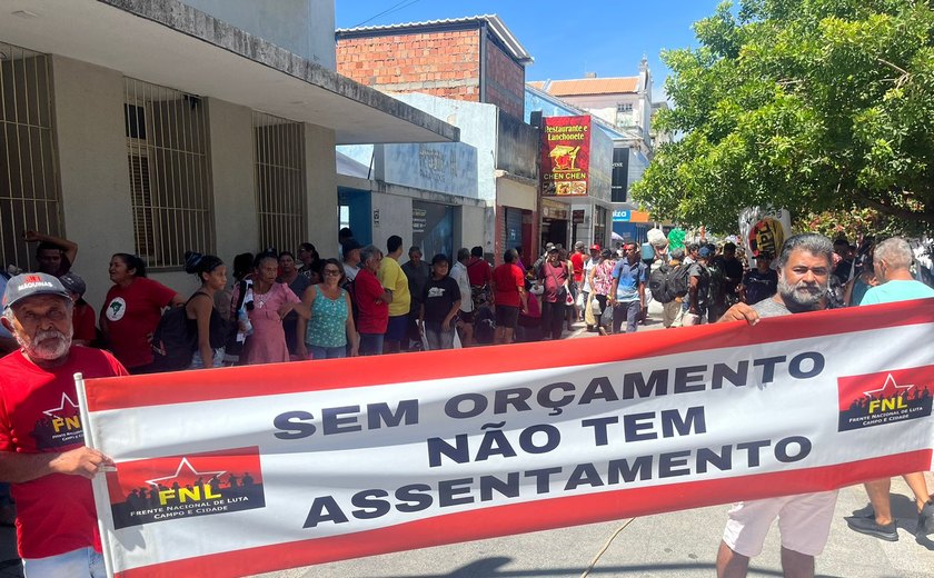 Sem-terra ocupam a sede do Incra, no Centro, por reforma agrária