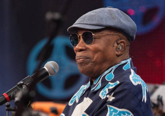 Cantor Milton Nascimento é internado no Rio de Janeiro