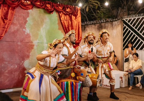 Companhia Teatral Maria Mariá realiza programação gratuita em escola do Benedito Bentes
