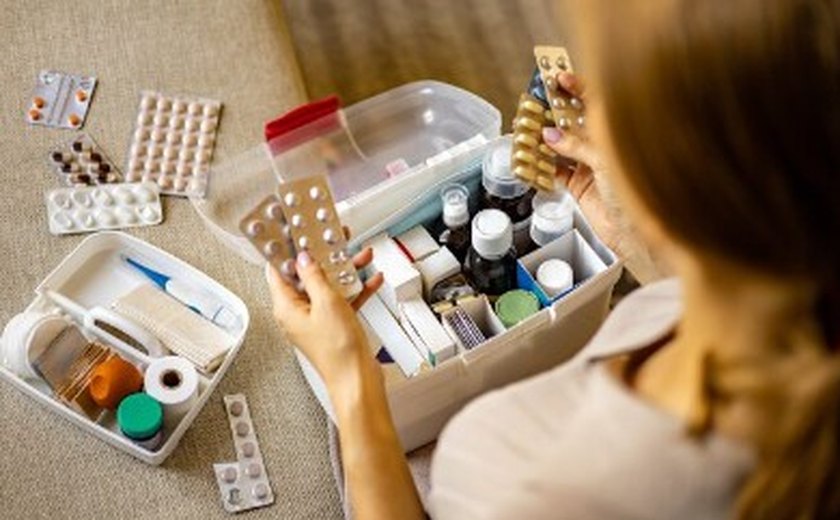 O perigo da farmacinha caseira: mistura de medicamentos comuns podem causar falência renal