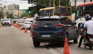 Caos no trânsito da Avenida Gustavo Paiva após as 16 horas afeta três bairros