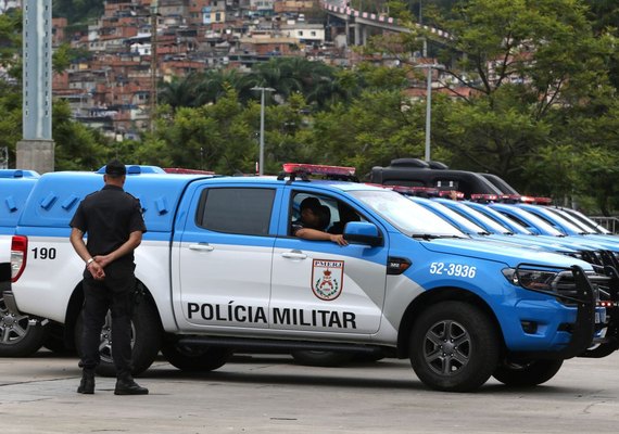 Ações em favelas do Rio buscam cumprir 100 mandados de prisão