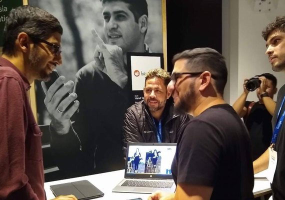 Hand Talk apresenta projeto para o CEO do Google