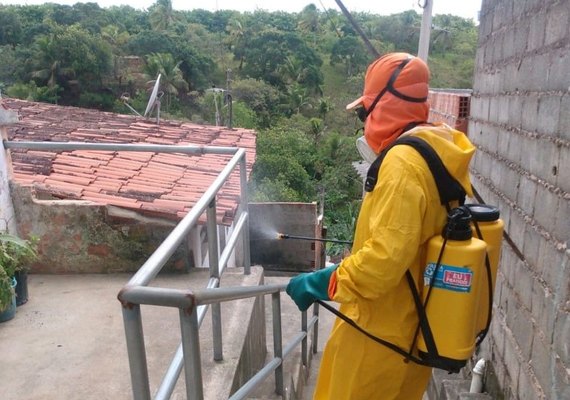 Prefeitura realiza desinfecção no terminal do Mocambo, no Benedito Bentes