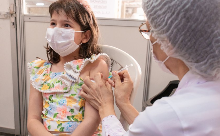 Maceió inicia vacinação contra Covid-19 em crianças imunocomprometidas de 3 e 4 anos de idade nesta segunda