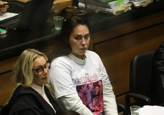 Monique Medeiros se entrega à polícia e volta a ser presa