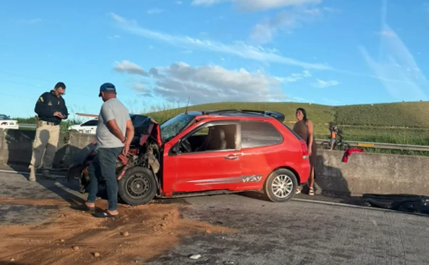 Motorista morre após colisão entre caminhão e carro em AL