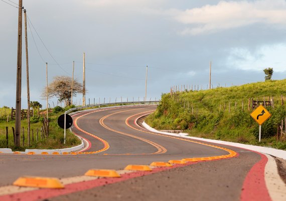 Paulo Dantas entrega obras esquecidas há anos no município de São Brás