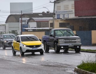 Condutores devem reduzir velocidade e ter mais atenção em dias chuvosos, orienta Detran/AL
