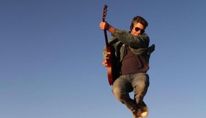 Leoni se apresenta com projeto “Ao seu lado” nesta sexta-feira