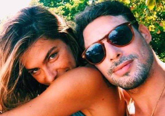 Mariana nega casamento com Cauã Reymond: 'Estamos namorando'