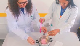 Professoras de Arapiraca fazem plástico biodegradável a partir da mandioca