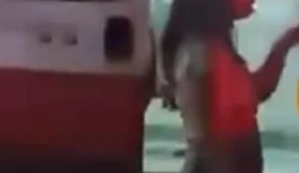 Mãe esfaqueia filha de 13 anos e menor de 7 consegue fugir e pedir ajuda