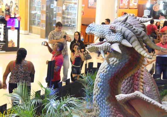 Exposição Internacional Dragões encanta pessoas de todas as idades no Pátio Maceió
