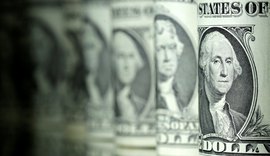 Bolsa cai e dólar fecha em R$ 3,80