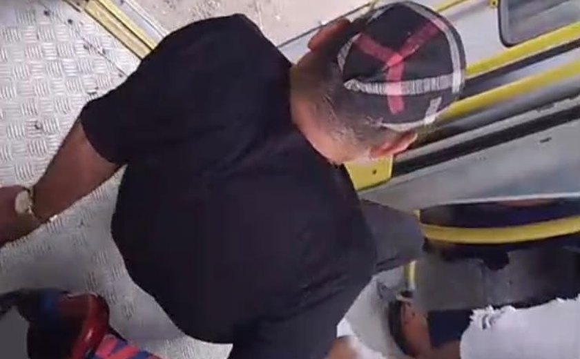 Vídeo: cadeirantes do interior de AL protestam em Maceió contra precariedade de ônibus  de empresa intermunicipal