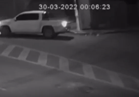 Polícia busca identificar ocupantes de veículo suspeitos de homicídio