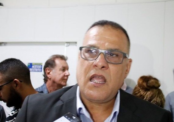 Medidas não reduzem salários de servidores, diz secretário