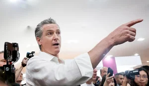 Governador democrata da Califórnia critica ausência dos EUA na COP30