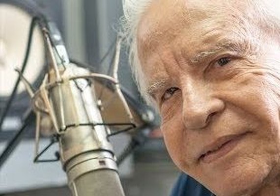 Cid Moreira recebe críticas após ‘desadotar’ o filho: ‘Ganância por dinheiro’