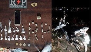 PM recupera motocicleta roubada e prende dois suspeitos de tráfico de drogas