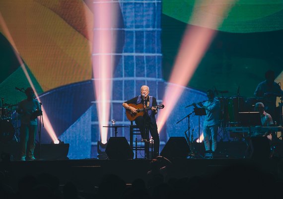 Ícone da MPB, Toquinho celebra 60 anos de carreira e apresenta o último show do ano em Maceió