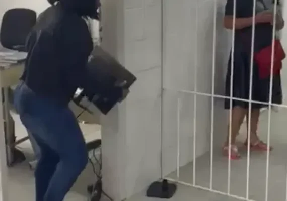 Paciente de UBS se revolta com demora no atendimento e quebra objetos da unidade